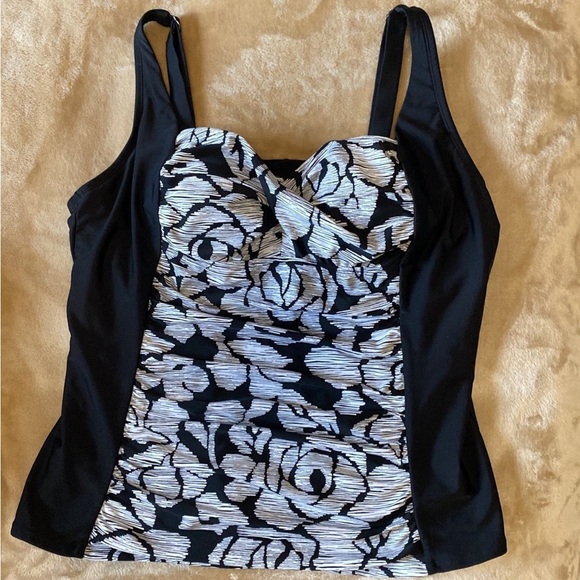 Ava & Viv Bathing Suit Tankini Top Size 20W - Picture 9 of 10